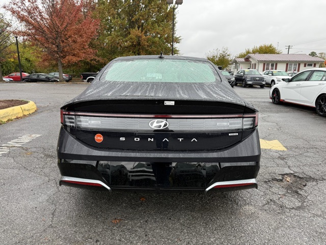 2025 Hyundai Sonata Hybrid SEL photo 4