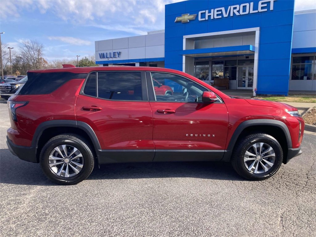 2026 Chevrolet Equinox LT photo 2