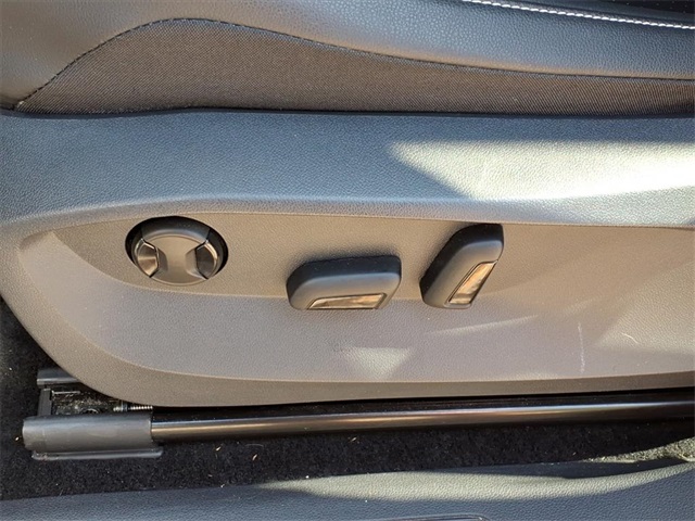 2022 Volkswagen Tiguan SE photo 4