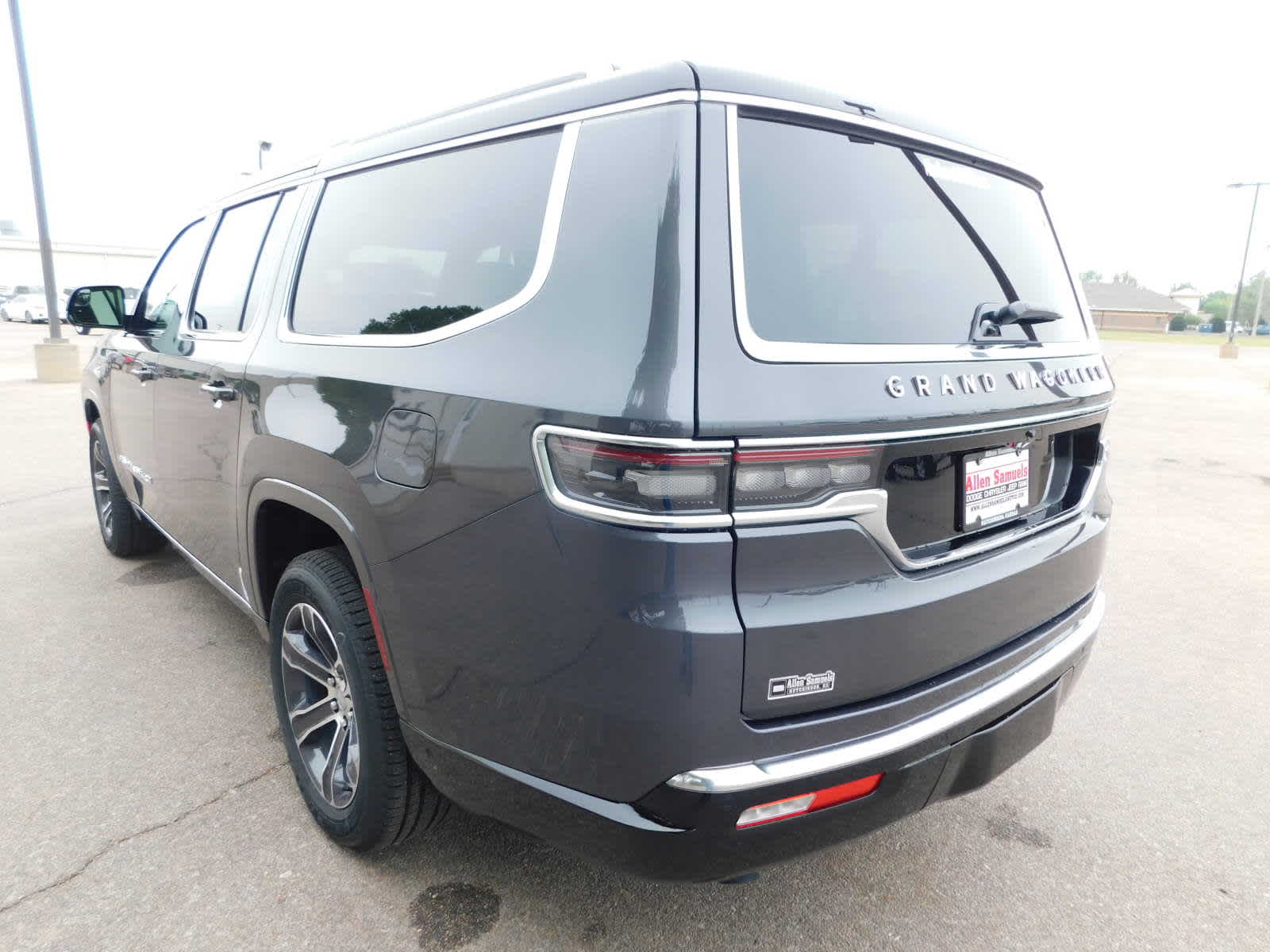 2024 Jeep Grand Wagoneer L Base photo 6