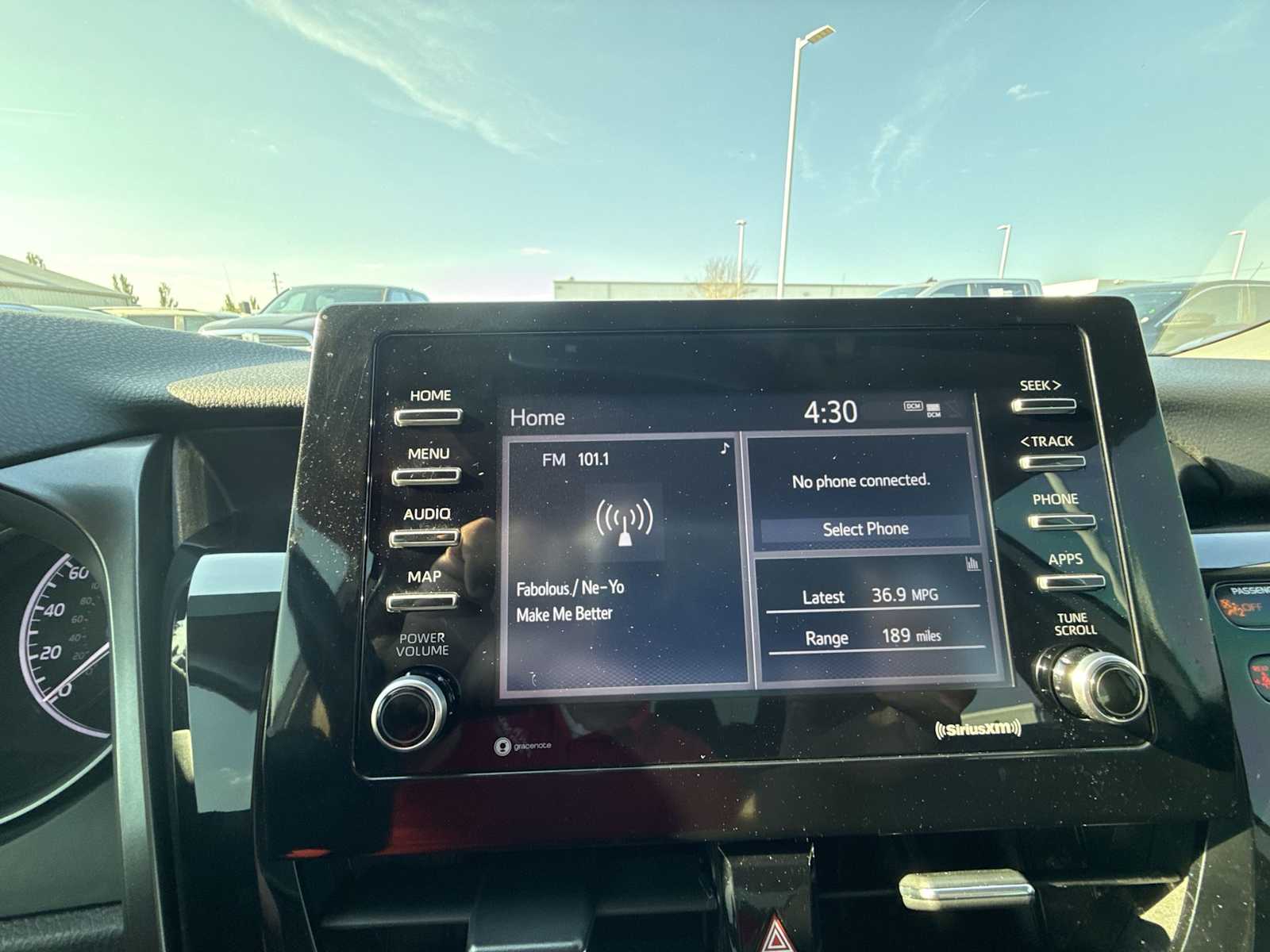 2021 Toyota Camry SE photo 16