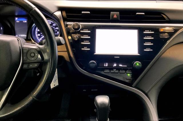 2020 Toyota Camry SE photo 6