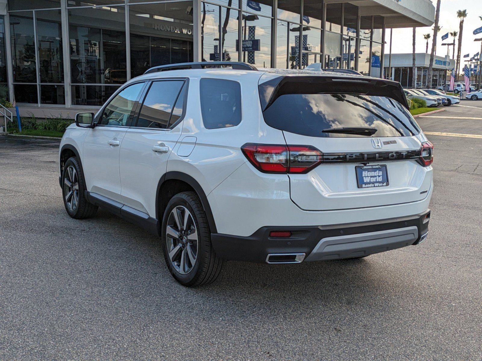 2025 Honda Pilot Touring photo 5