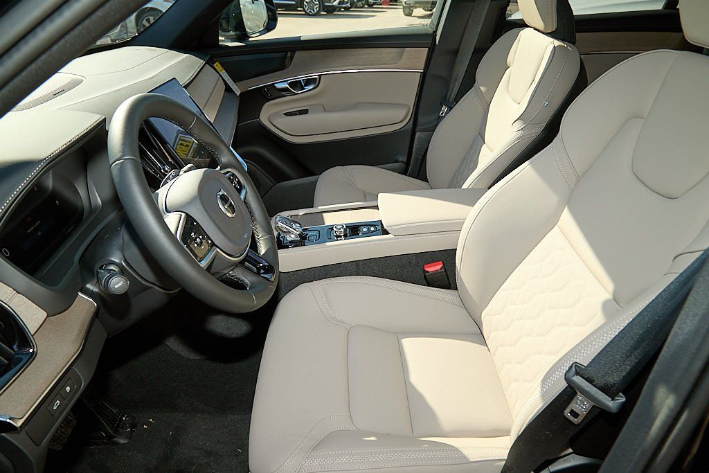 2026 VOLVO XC90 - Image 16