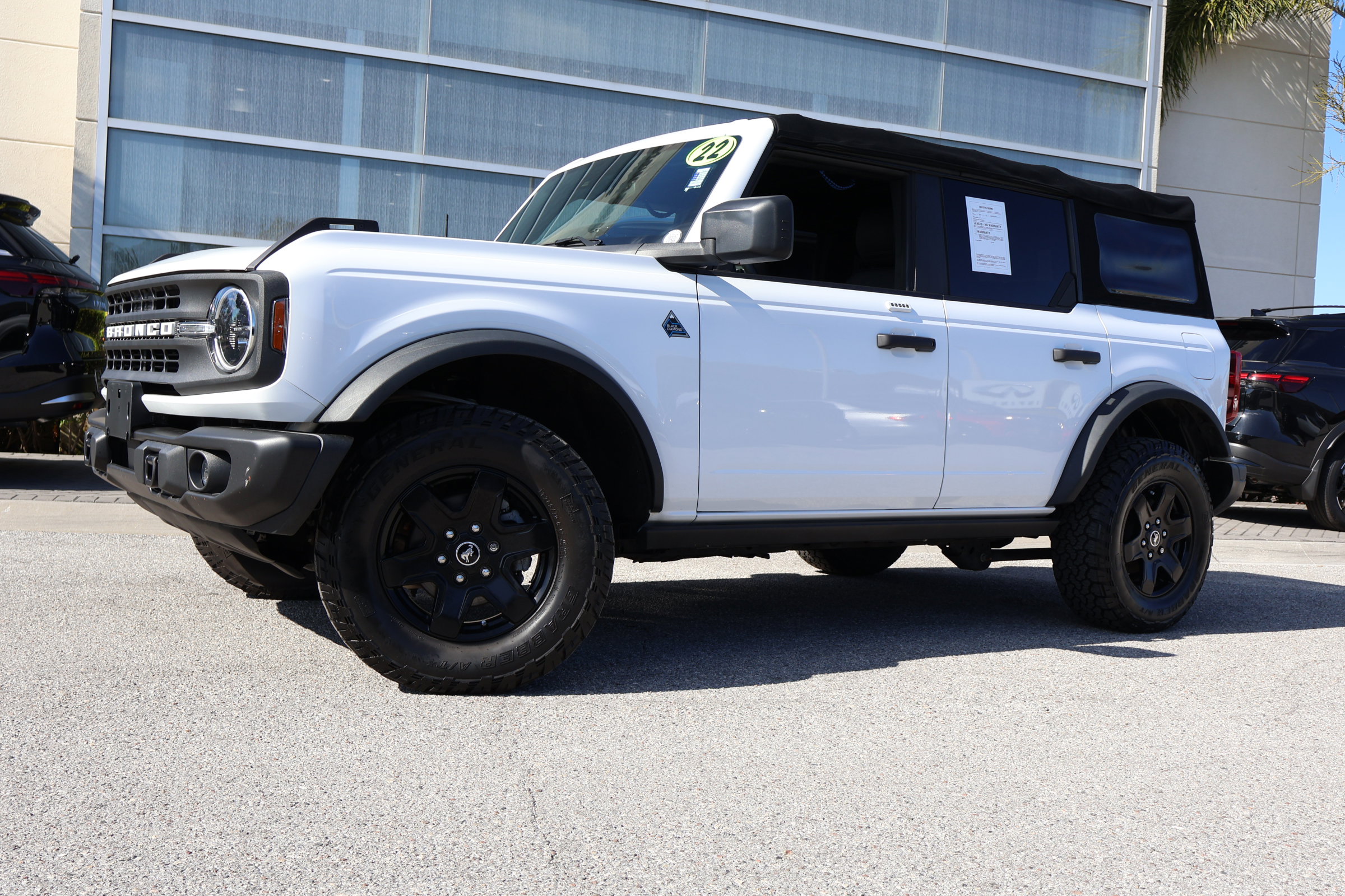 2022 Ford Bronco 4-Door Black Diamond