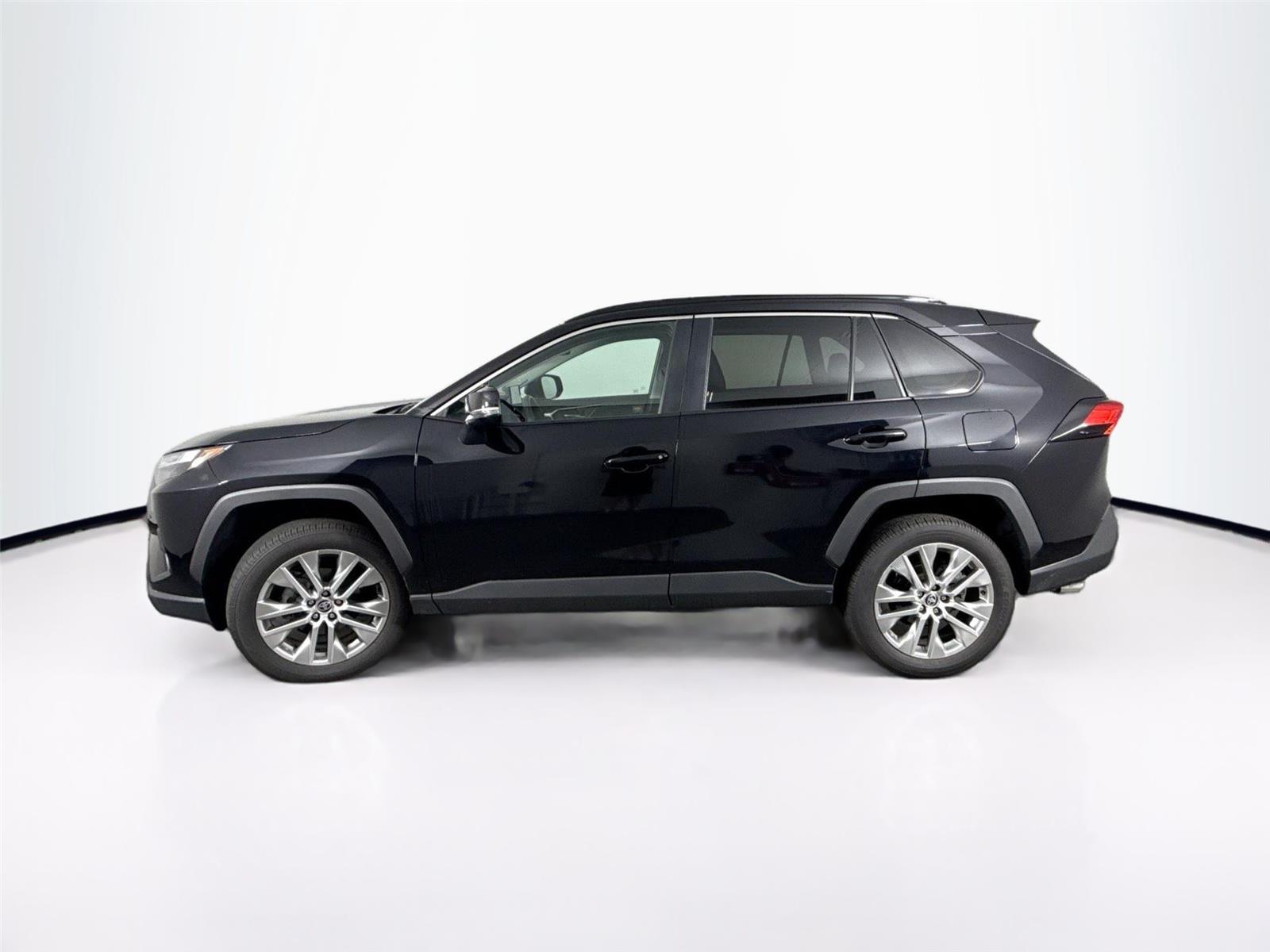 2024 Toyota RAV4 XLE Premium photo 9