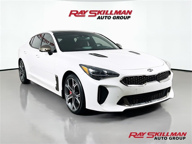 2020 Kia Stinger GT2's photo