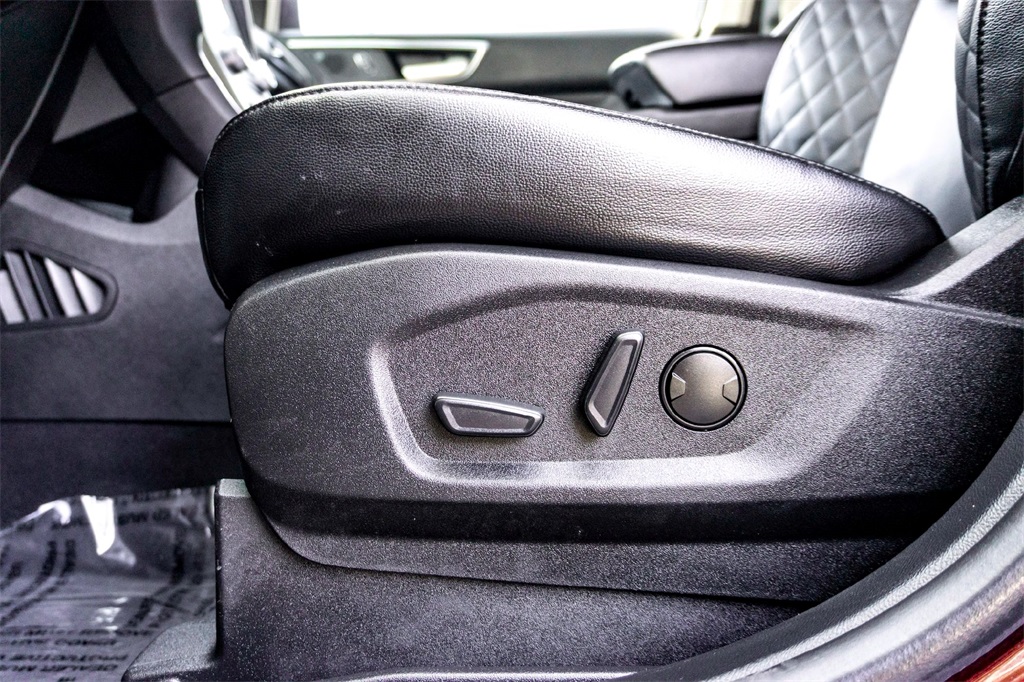 2024 Ford Edge Titanium photo 11