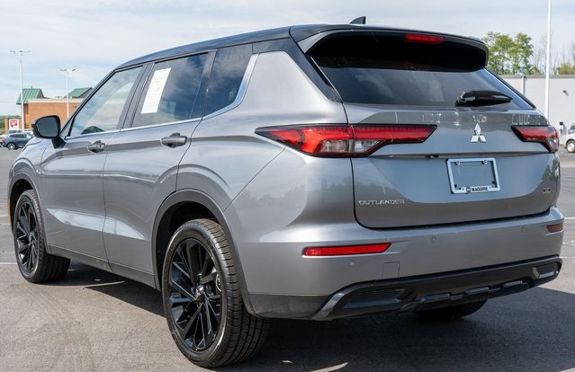 2023 Mitsubishi Outlander SEL photo 7