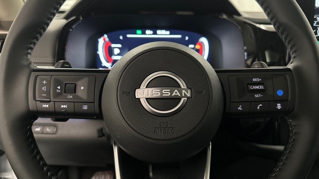 2025 Nissan Pathfinder Platinum photo 16