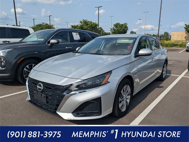 Used 2023 Silver Nissan 2.5 S image 1