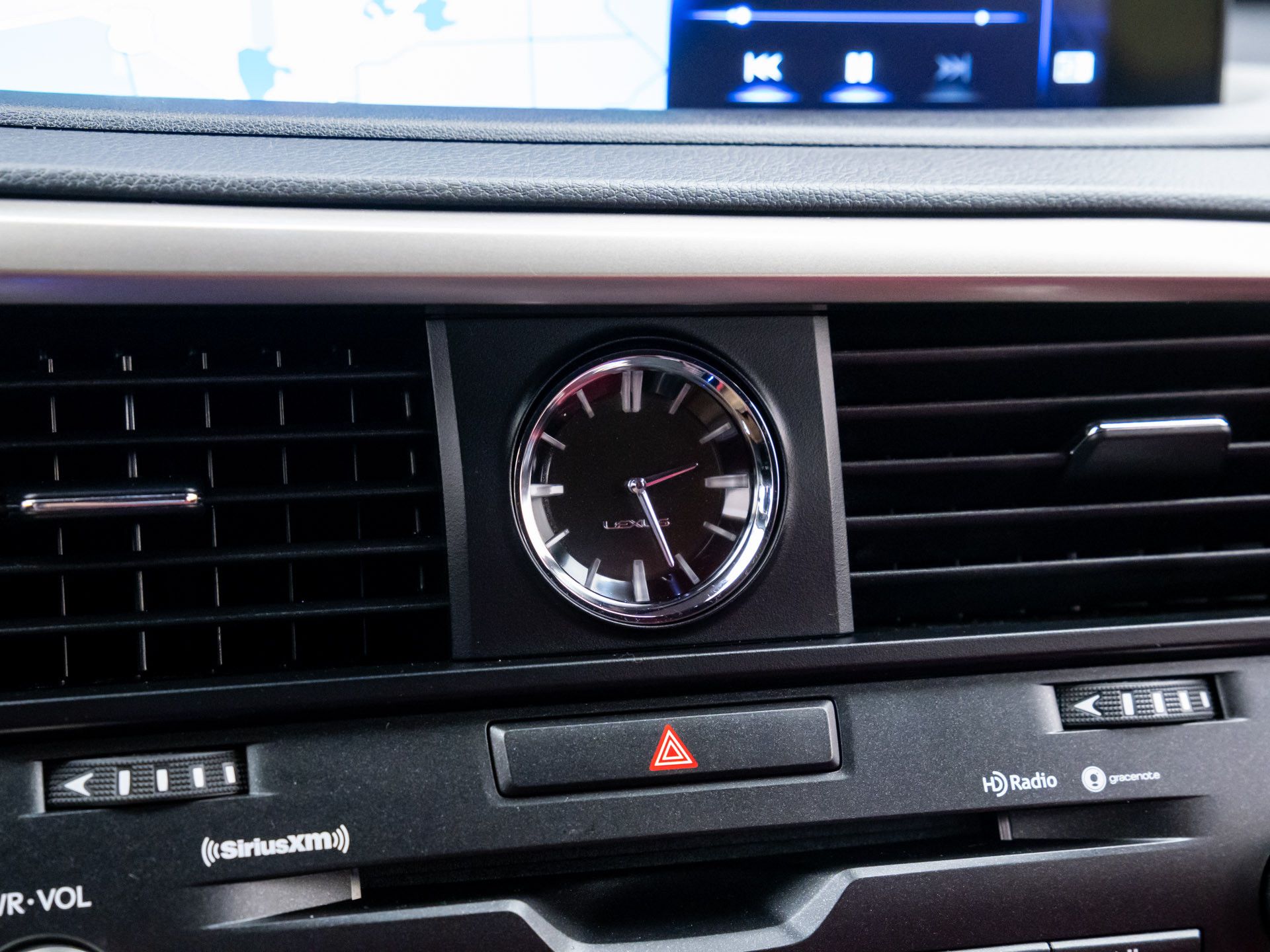 2022 Lexus RX 450h F SPORT photo 23
