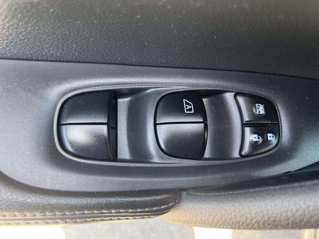 2016 Nissan Rogue SL photo 47