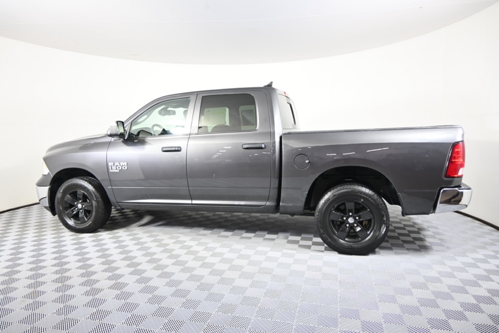 2023 Ram 1500 Classic SLT photo 3