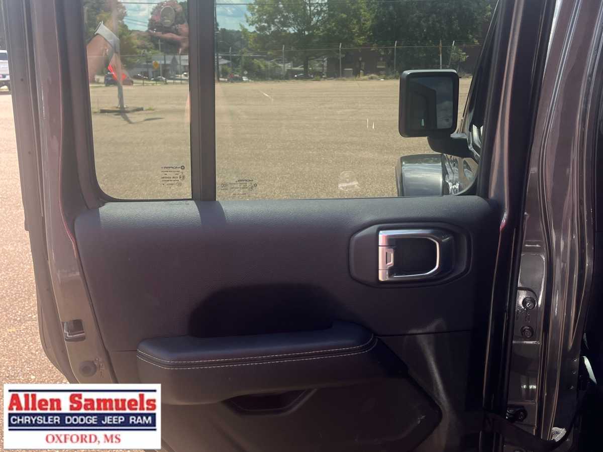 2023 Jeep Gladiator Overland photo 14