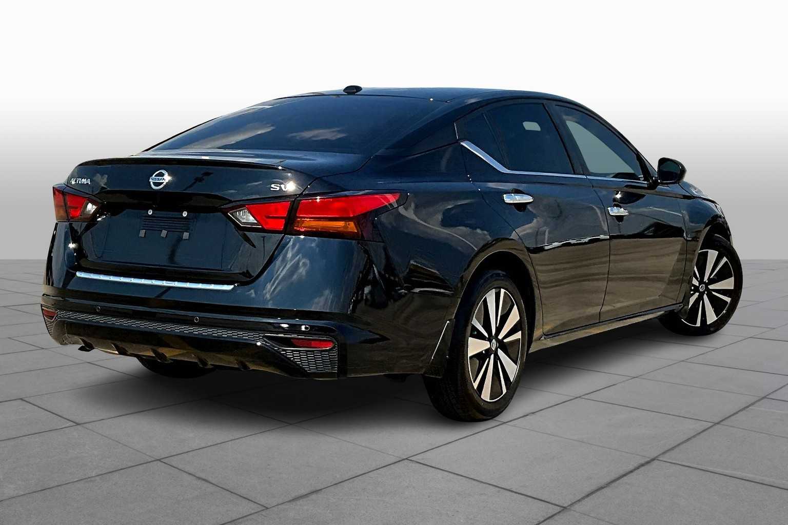 2022 Nissan Altima 2.5 SV photo 12