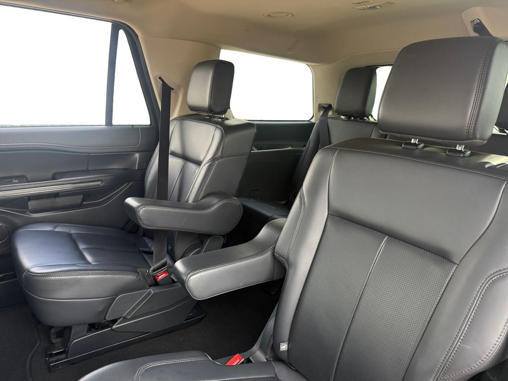 2024 Ford Expedition XLT photo 12
