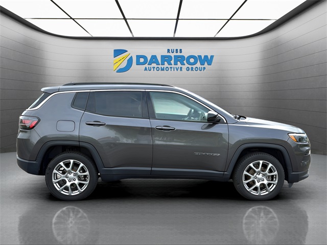2022 Jeep Compass Latitude Lux photo 6