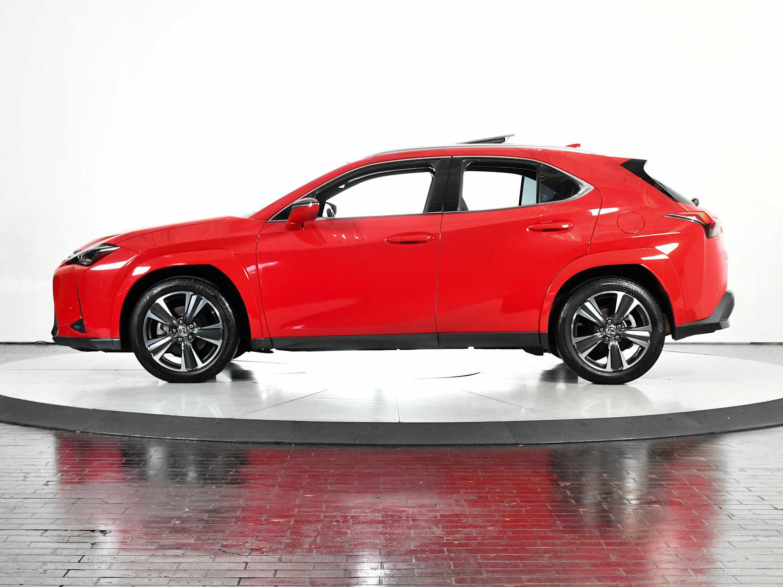 2022 Lexus UX 200 photo 2