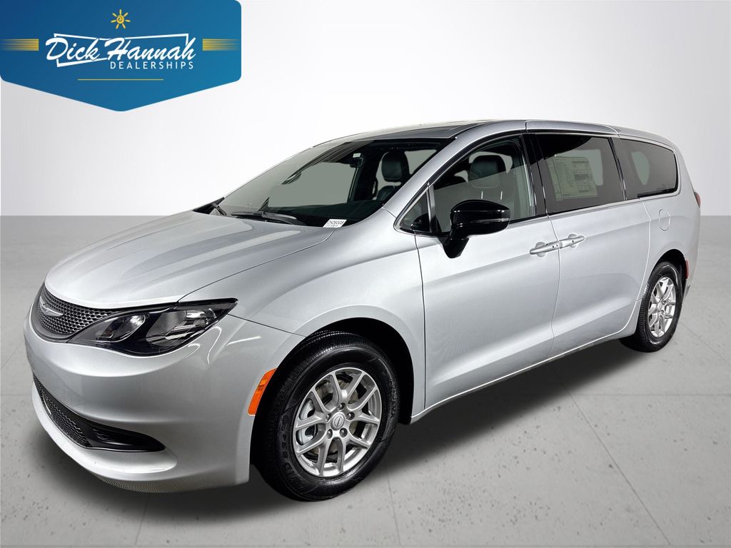 2026 Chrysler Voyager LX's photo