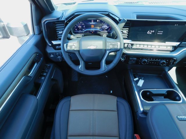 2025 Chevrolet Silverado 2500HD High Country photo 13