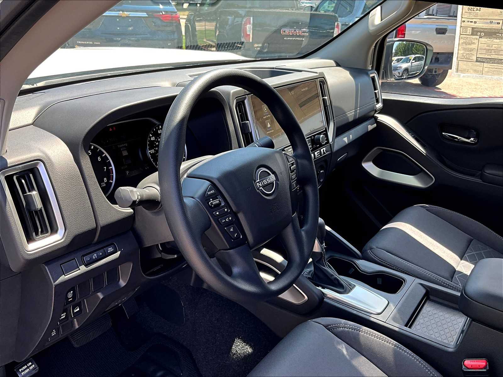 2025 Nissan Frontier SV photo 8