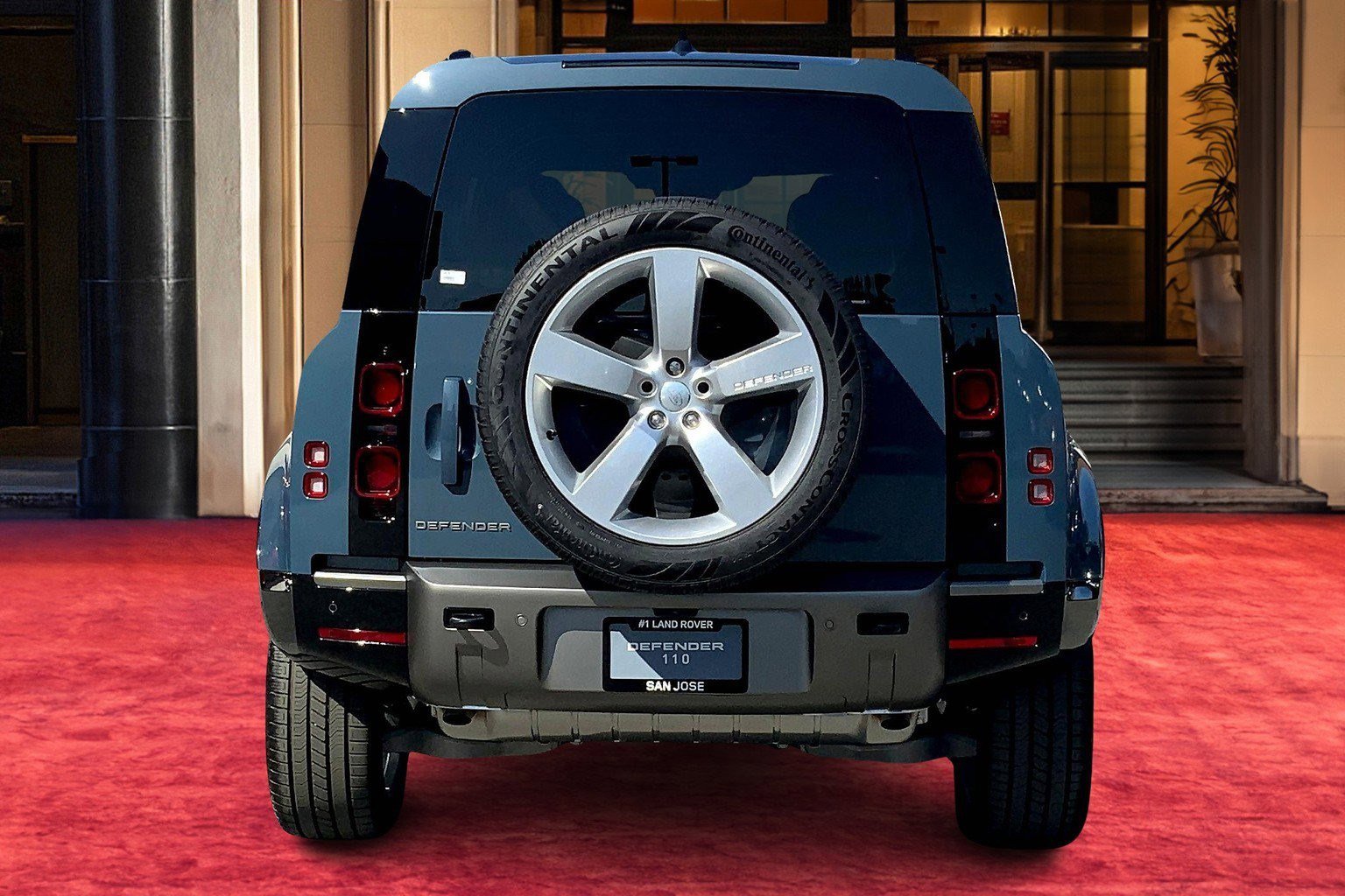 2025 Land Rover Defender 110 X-Dynamic SE photo 4