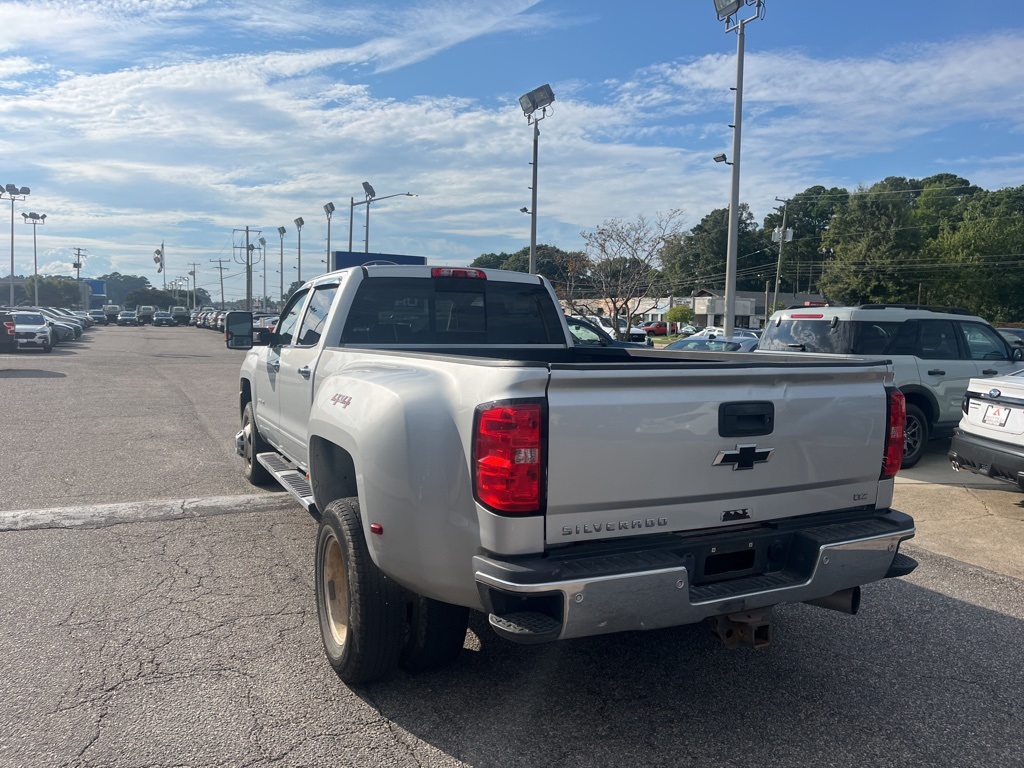 2019 Chevrolet Silverado 3500HD LTZ photo 2