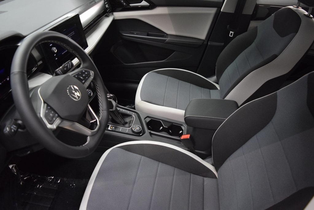 2025 Volkswagen Taos S photo 4