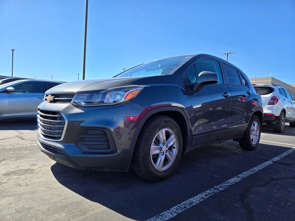 2020 Chevrolet Trax LS photo 2
