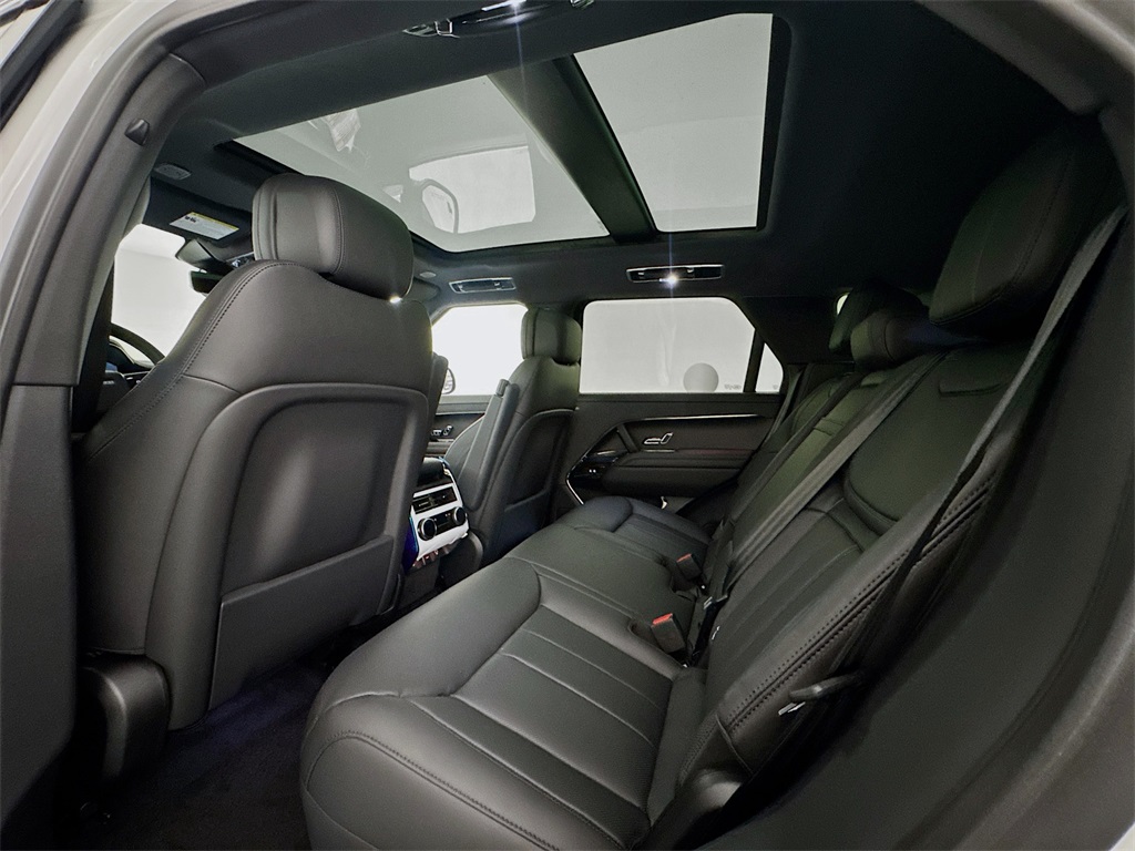 2025 Land Rover Range Rover Sport SE photo 17