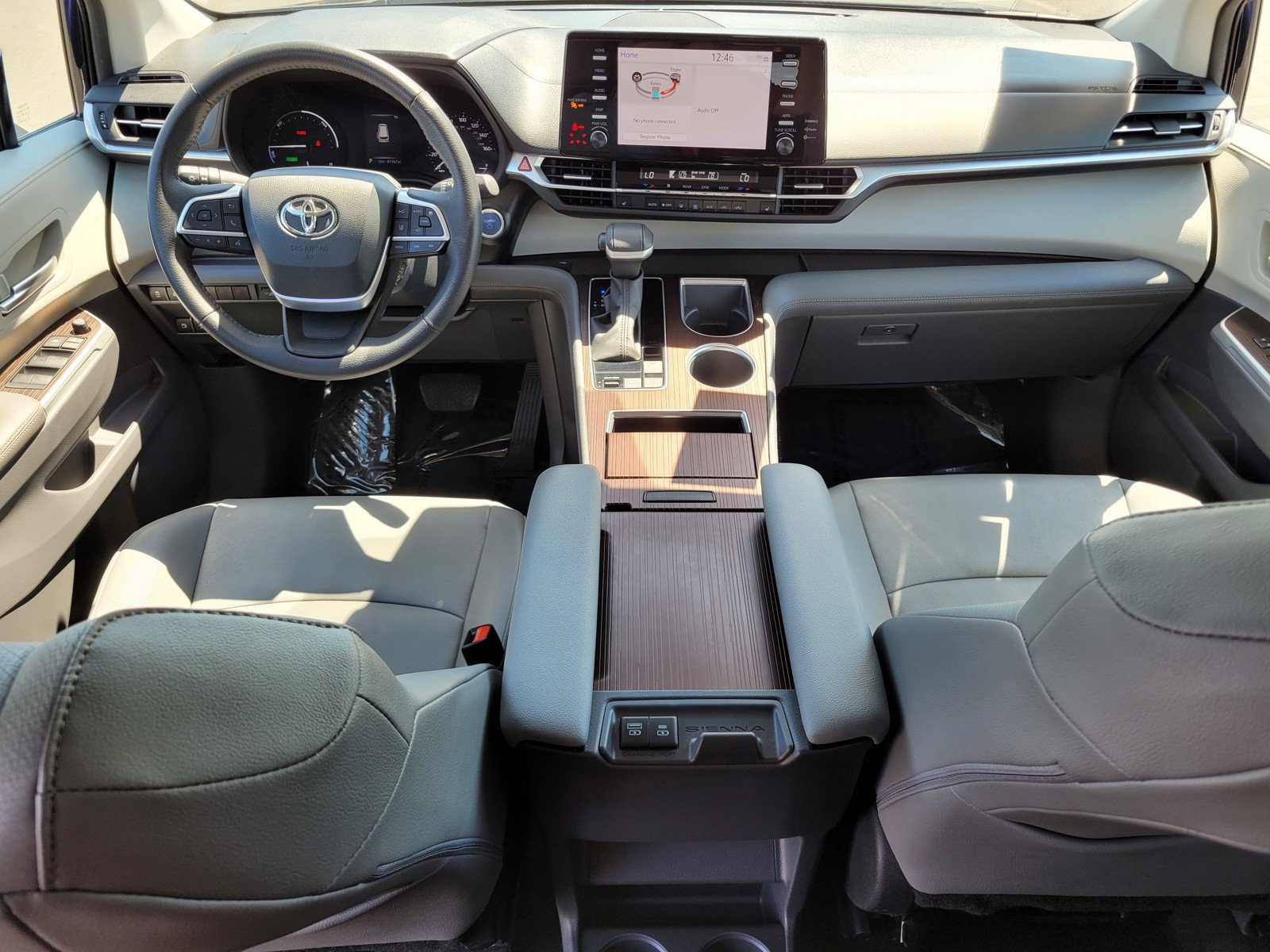 2023 Toyota Sienna XLE photo 13