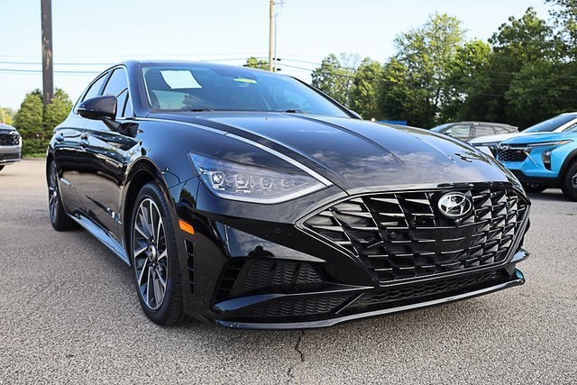 2023 Hyundai Sonata Limited photo 2