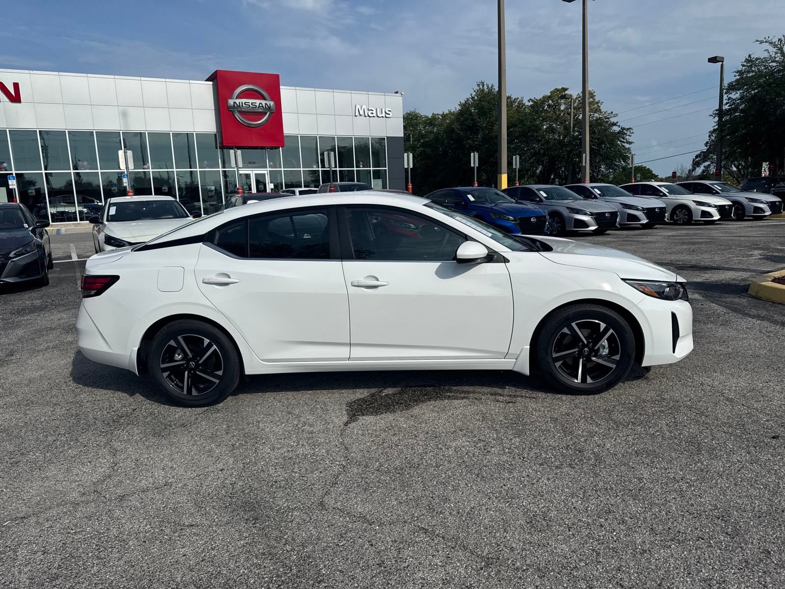 2025 Nissan Sentra SV photo 4