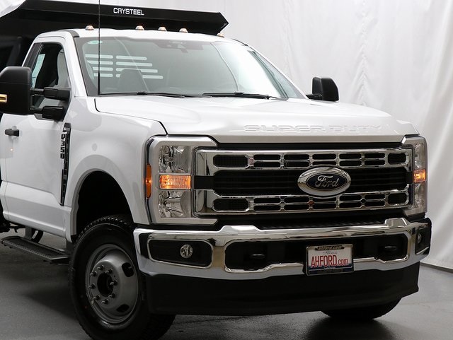 2024 Ford F-350 XL photo 2