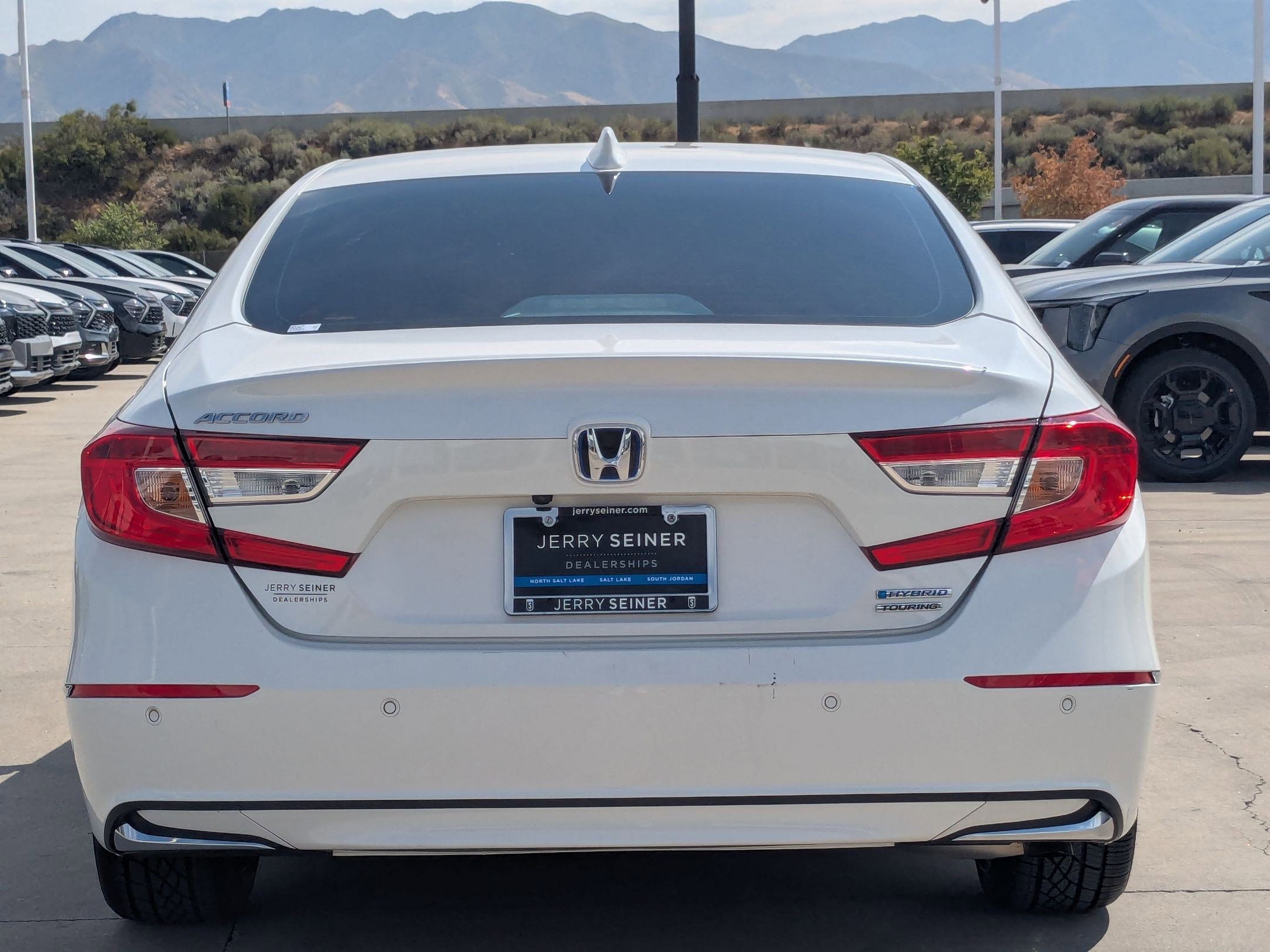 2021 Honda Accord Hybrid Touring photo 5