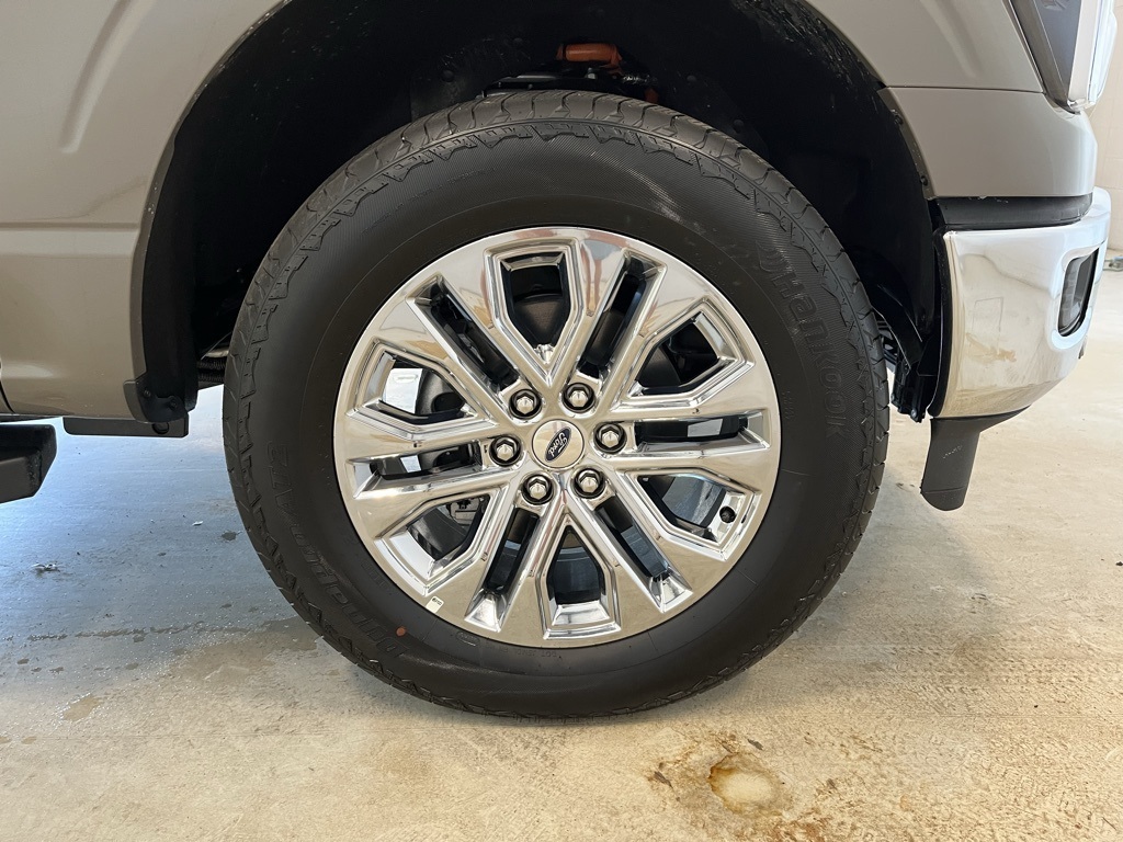 2025 Ford F-150 Lariat photo 11