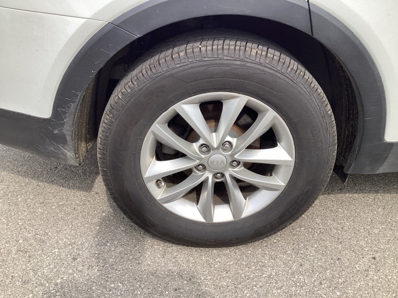 2018 Kia Sorento LX photo 8
