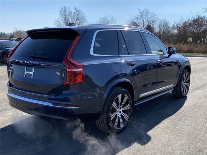 2025 Volvo XC90 AWD Plus photo 5