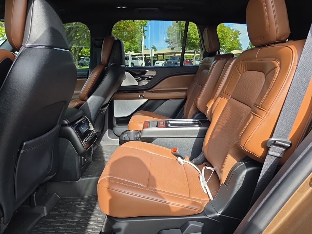2022 Lincoln Aviator Grand Touring photo 15
