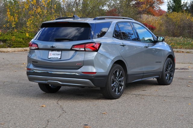 2023 Chevrolet Equinox RS photo 3