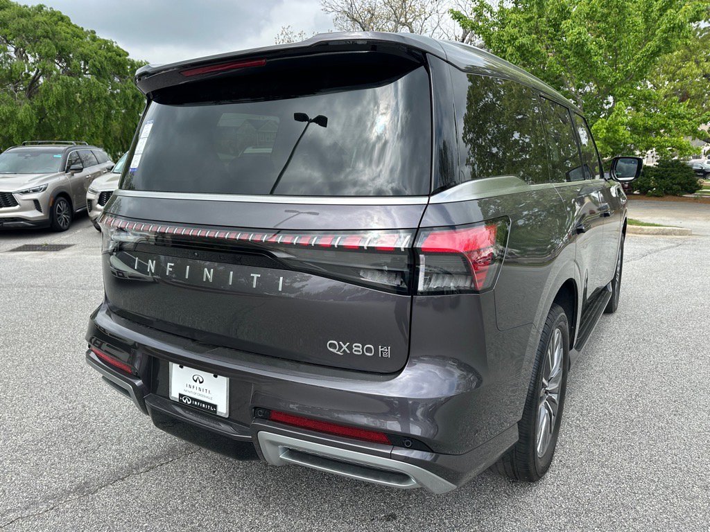 2025 Infiniti QX80 Luxe photo 3