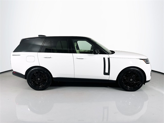 2025 Land Rover Range Rover SE photo 8