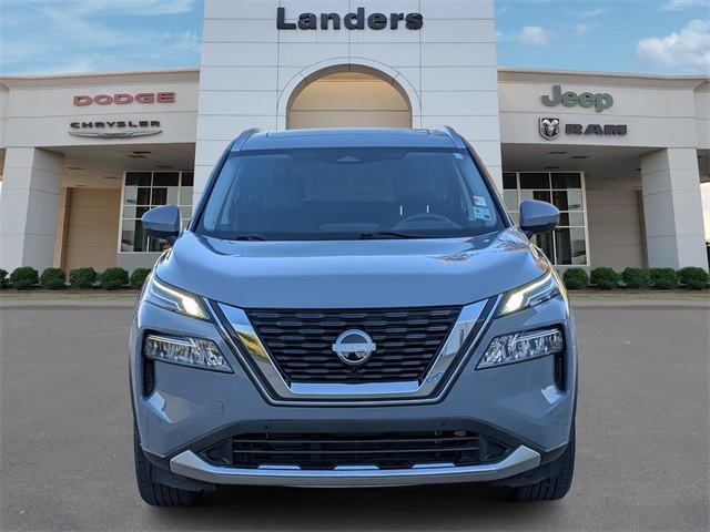 2023 Nissan Rogue Platinum photo 2