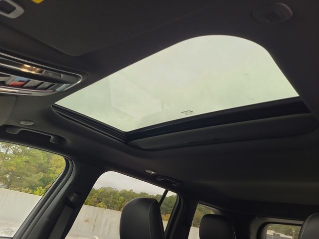 2025 Jeep Grand Cherokee Altitude photo 2