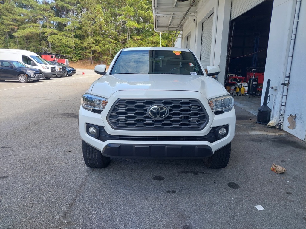 2022 Toyota Tacoma TRD Off-Road photo 2