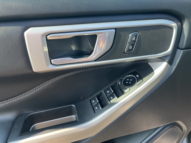 2022 Ford Explorer XLT photo 9