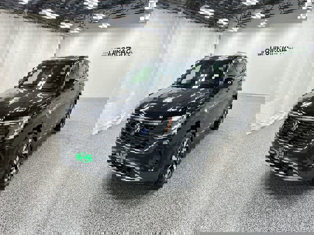 2026 Volkswagen Atlas Cross Sport SEL photo 3