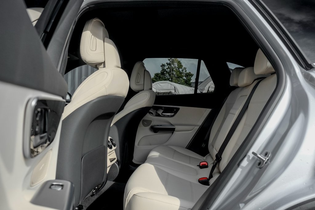 2026 Mercedes Benz GLC 300 4MATIC photo 14