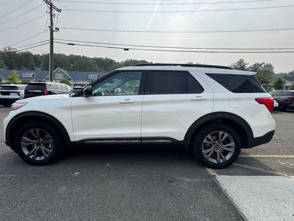 2022 Ford Explorer XLT photo 3